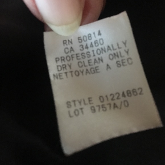 Elegant Tahari black evening gown/formal gown/prom dress. - Picture 6 of 9